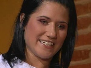 Kiimainen äiti viettelee ja panee poikapuoltensa tyttöystävää