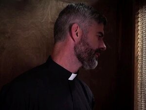 Altarboy bläst Priester