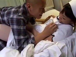 Petite japonaise folle Chika Arimura, Arisa Nakano, Yuu Shinoda dans