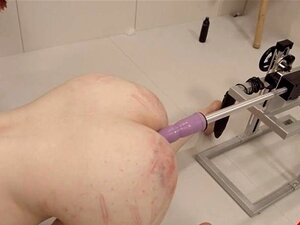 Extremer Spielzeug-Anal-Sex mit Seil-BDSM-Lehrer