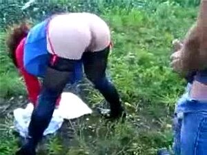 Muss diese geile Schlampe draußen sehen!