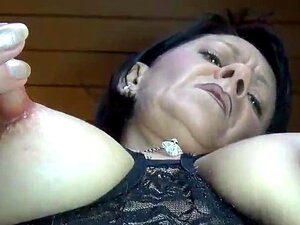 Iskusite vatru strasti kanadskih MILF-ova u ovom zrelom videu.