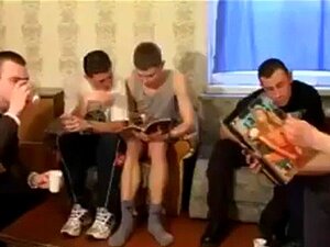 Russische Krankenschwester-Gang wird durchgefickt