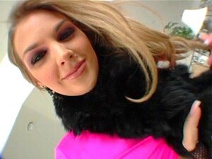 Brianna houdt van neuken en spuiten