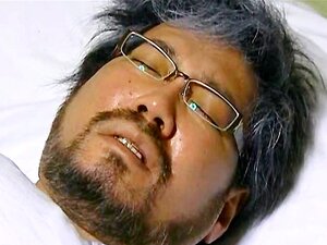 Јапанска МИЛФ има луди секс бесплатно