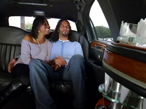 SWING, Staffel #3 Ep.2. Kristen und Brandon betreten die Villa für