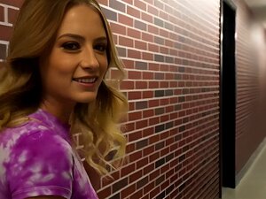 Die Stiefgeschwister Kyler Quinn und Nicky Rebel kommen im Urlaub in