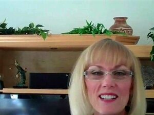Amateur-MILF ist so geil mit ihrem Stiefsohn