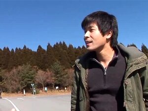 Asiatische Schlampen werden in einer dreckigen heißen Frühlingsorgie