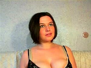 Meine Freundin spreizt ihren Arsch weit, Nahaufnahme und persönlicher