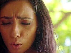 EroticaX - Par besöker Swingers Resort för att byta partners