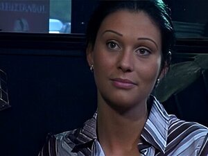 Erlebe das intensive Training von zwei deutschen Sklavinnen in einer