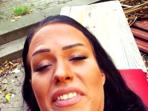 SPERMA quillt aus Zara Mendez' FOTZE! OUTDOOR-SEX! HITZEFREI.dating