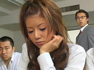 Gangbang pornovideo met Akane Hotaru en Yui Matsuno