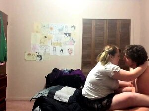 Pullukka blondi söpöläinen saparoilla rakastaa ottaa sen