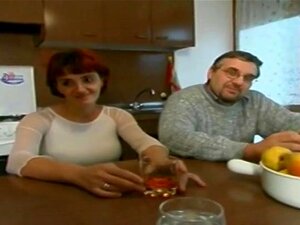 Зрели италијански пар ужива у аналном