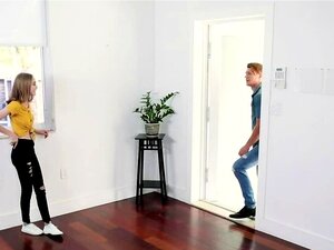 Alicia Williams in schlanker Taille wird hart durchgenommen