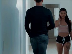 Sexy süße Babysitterin Gina Valentina bekommt heißen Sex