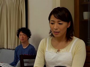 Hisae Yabe rijpe Japanse verpleegster zuigt lul, Hisae Yabe is een