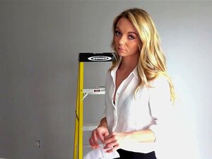 PropertySex - Hausmaler smooth spricht heiße blonde Chefin zum Sex
