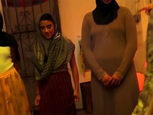 TOUR OF BOOTY - Geile US-Soldaten üben im Dienst unanständige und