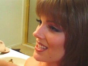 Jennifer Avalon - Badezimmersex. Jennifer Avalon - Badezimmersex