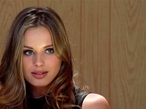 MILF findet ihre schmutzige Süße, die einen Blowjob gibt, um einen