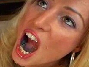 Süßes Muschi-Reiben und Gesicht voller Sperma