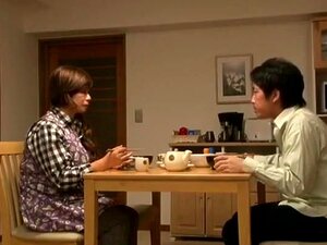 Fabelhaftes japanisches Model Saki Aoyama, Yuna Aino in unglaublichem