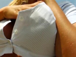 POV лепотица са огромним природним