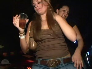 Party Girls Dancing For The Crowd - DreamGirls