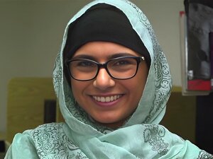 MIA KHALIFA - Libanesische Prinzessin beseitigt ihren Hijab und ihre
