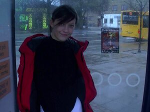 Данска Аника се самозадовољава соло