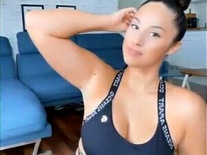 Charlotte Namura (tv-isäntä) spandex leggingsit haul instagram
