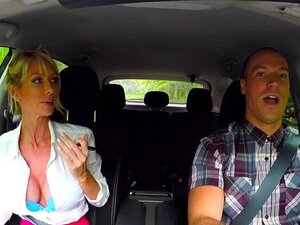 Meedogenloze neukpartij voor een geile milf. Genadeloze neukpartij