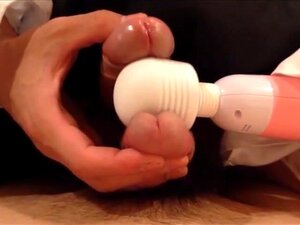 2 Japanilaisen CD:n sperma yhdessä lelun kanssa