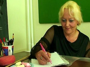 Diese großen, haarigen Frauen machen es hard in einem Dreier. Du