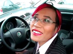 Heiße deutsche MILF Lucy wird durchgebohrt