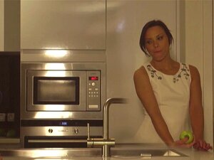 Glam slet wordt hard geneukt. Glam slet uit Europa wordt hard geneukt