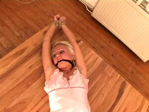 Vanessa wird gedehnt und vibriert