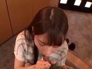 La volpe asiatica Ai Nikaidou ingoia e scopa bene