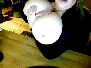 Big Tit Webcam Videos, die ich auf meiner Hard Disc liegend gefunden