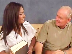 Lexi Fox, langbeiniger Brasilianer in einem alten Dreier