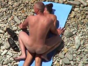 Kama sutra am Strand. Russischer Leo,