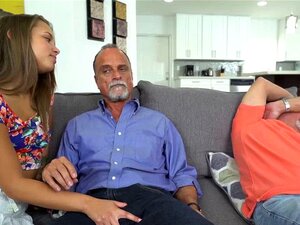 Glenn ließ Liza Rowe seinen Schwanz im Schlafzimmer oben drauf reiten