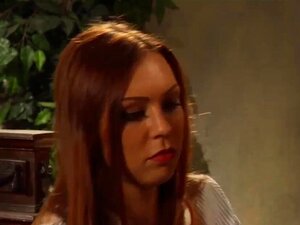 Tiefer gnadenloser Strapon-Fick für frische lesbische Sklavinnen