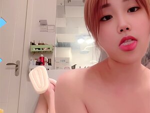 3214 Tanz masturbation Mädchen im Badezimmer Shiofuki Das ist nicht