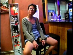 Reife Marina wird im Club gefickt