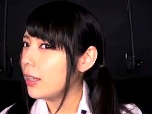 Sexiga japanska sötnosar i trosor onanerar