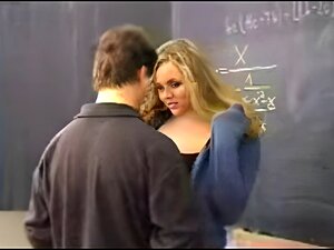 Лепа буцмаста ученица јебе се са